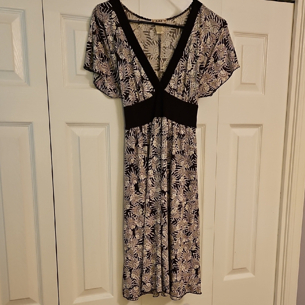 Brown & White Patterned Flutter Sleeve Midi Dress